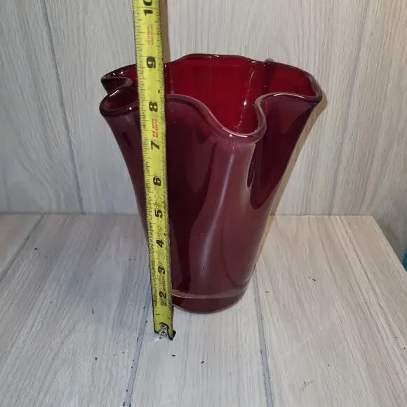 Vtg 70s Elegant Ruby Red Glass Handkerchief Vase Large Thick MCM Murano Style - Picture 8 of 9